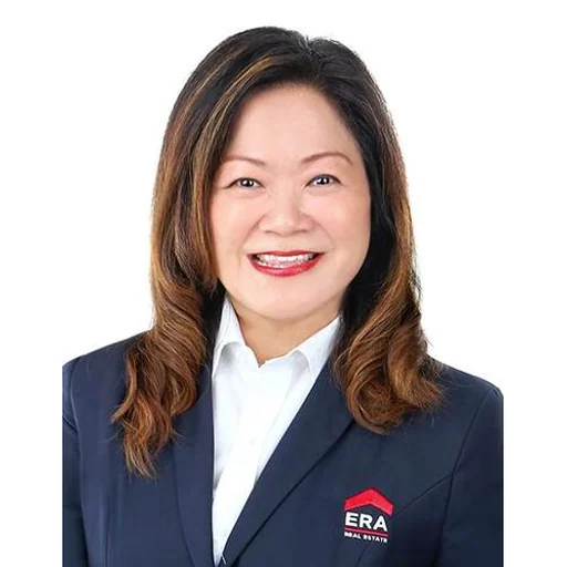 DOREEN CAROLINE CHIA PECK NGOH (DOREEN CHIA)