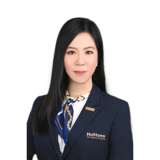 ONG TING TING (LYNN ONG)