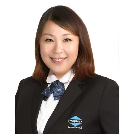 LAURENCIA CHIN SHIANG LING (LORI CHIN)